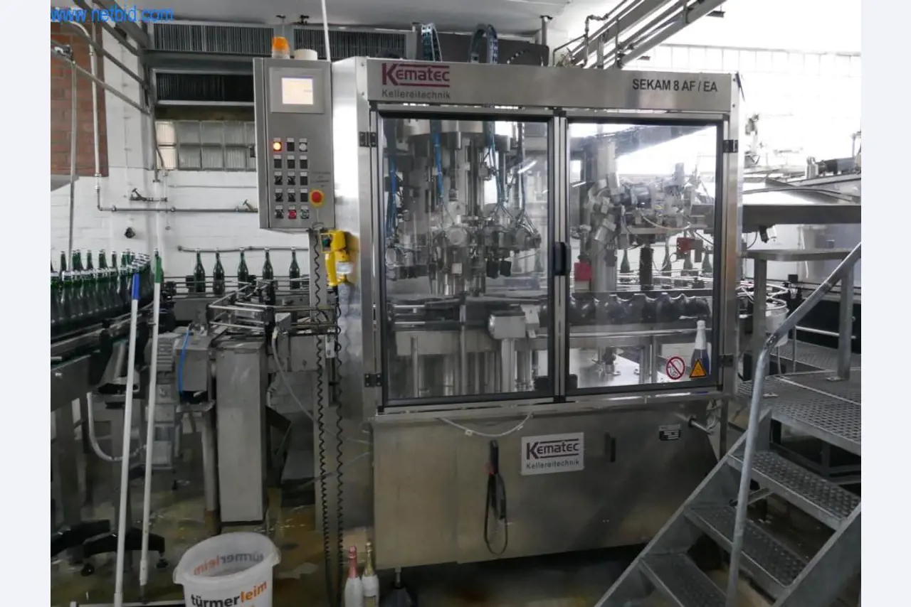 Máquinas, acessórios para máquinas, veículos e armazém de vinhos espumantes-48