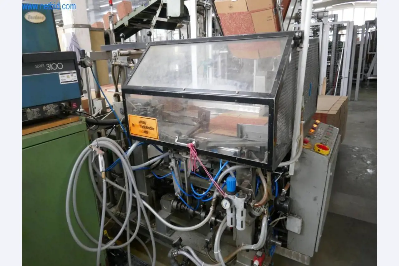 Máquinas, acessórios para máquinas, veículos e armazém de vinhos espumantes-72