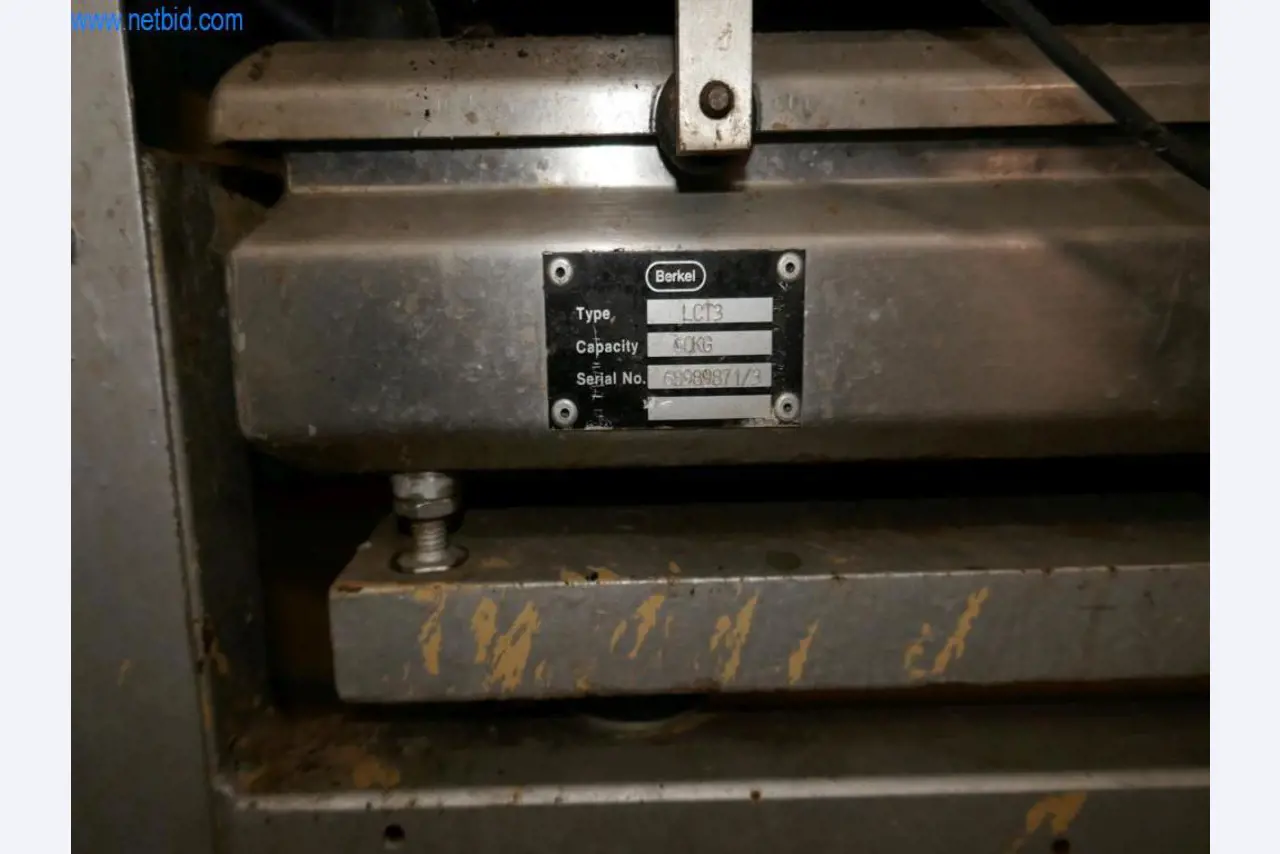 Máquinas, acessórios para máquinas, veículos e armazém de vinhos espumantes-88