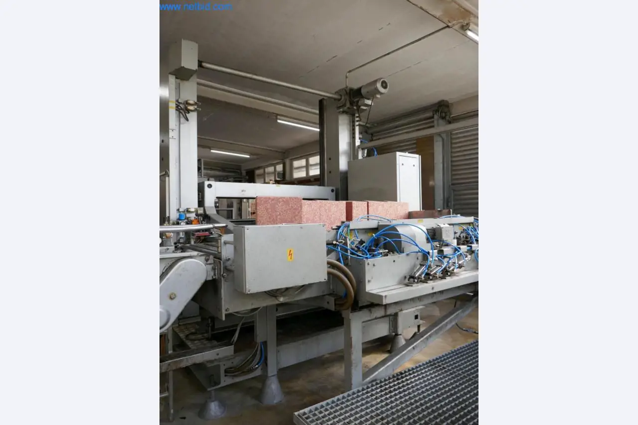 Máquinas, acessórios para máquinas, veículos e armazém de vinhos espumantes-91