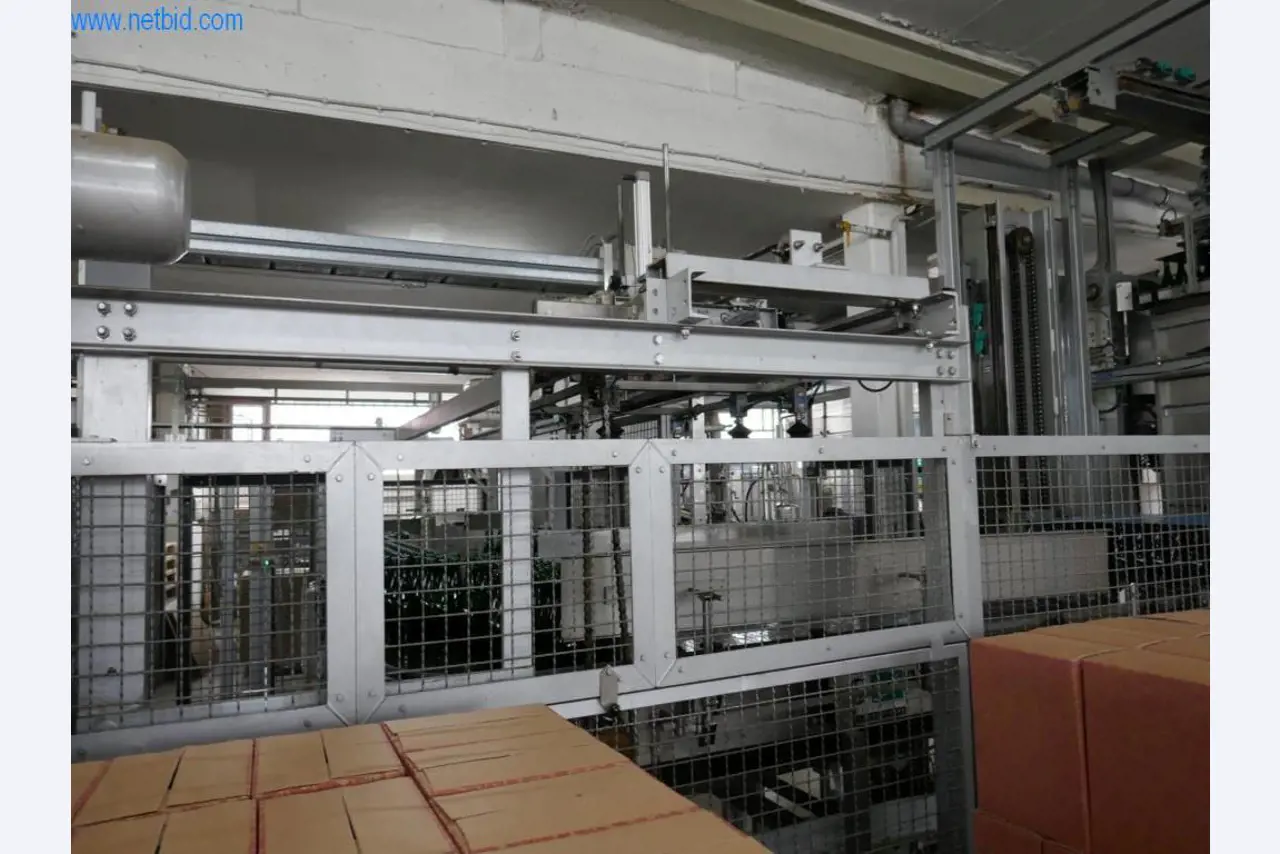 Máquinas, acessórios para máquinas, veículos e armazém de vinhos espumantes-9