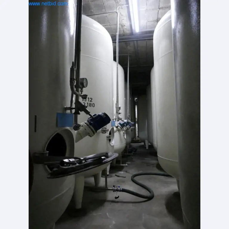 Máquinas, acessórios para máquinas, veículos e armazém de vinhos espumantes-4