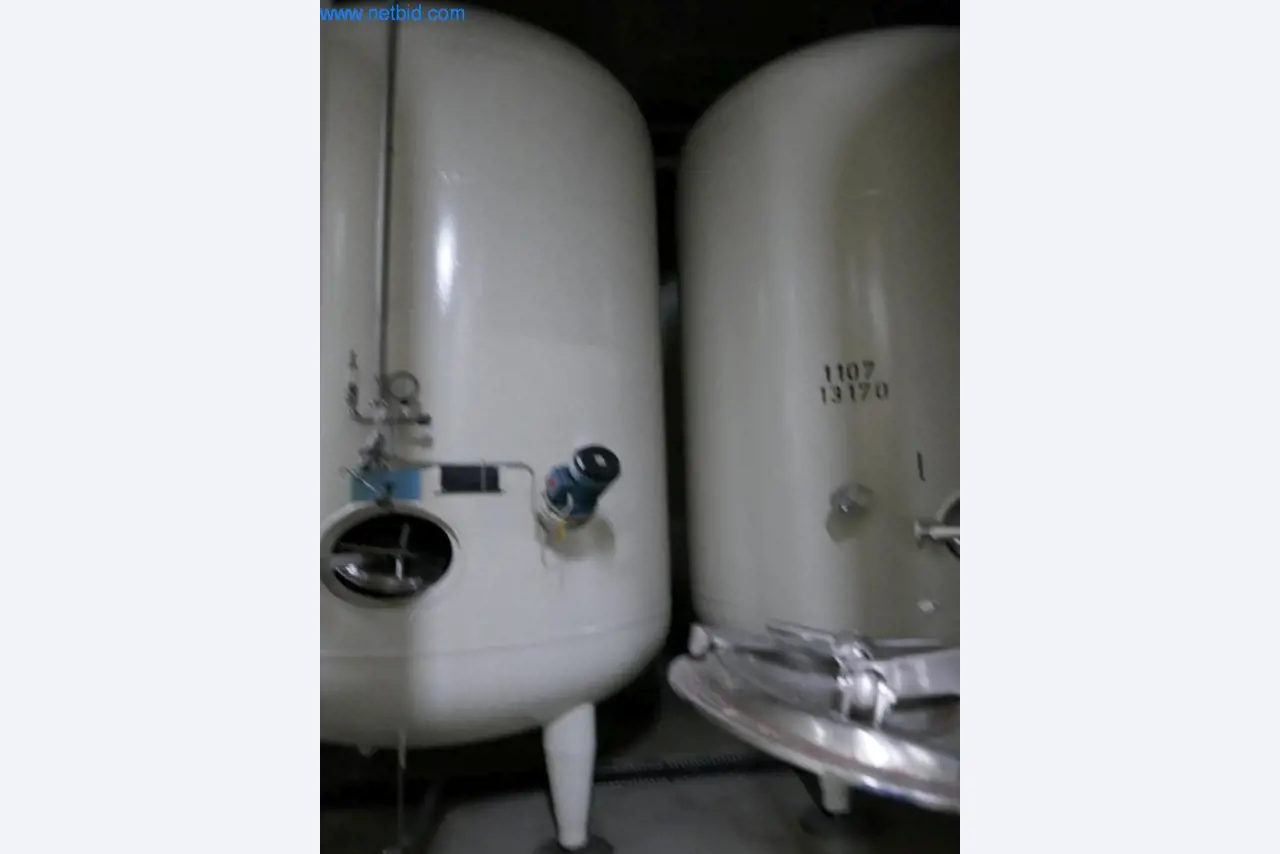 Máquinas, acessórios para máquinas, veículos e armazém de vinhos espumantes-5