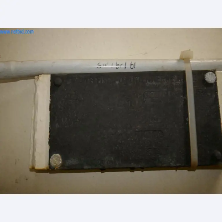 Máquinas, acessórios para máquinas, veículos e armazém de vinhos espumantes-7