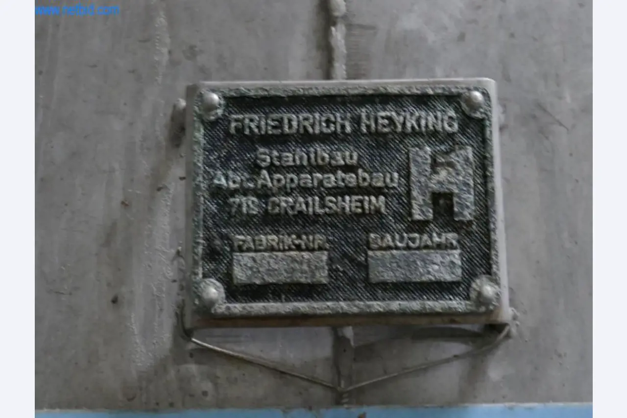 Máquinas, acessórios para máquinas, veículos e armazém de vinhos espumantes-2