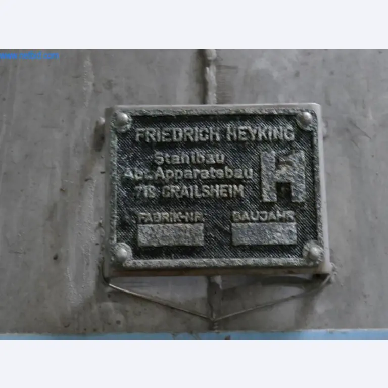 Máquinas, acessórios para máquinas, veículos e armazém de vinhos espumantes-2