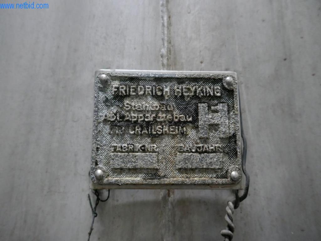 Máquinas, accesorios de máquinas, vehículos y almacén de vino espumoso-3