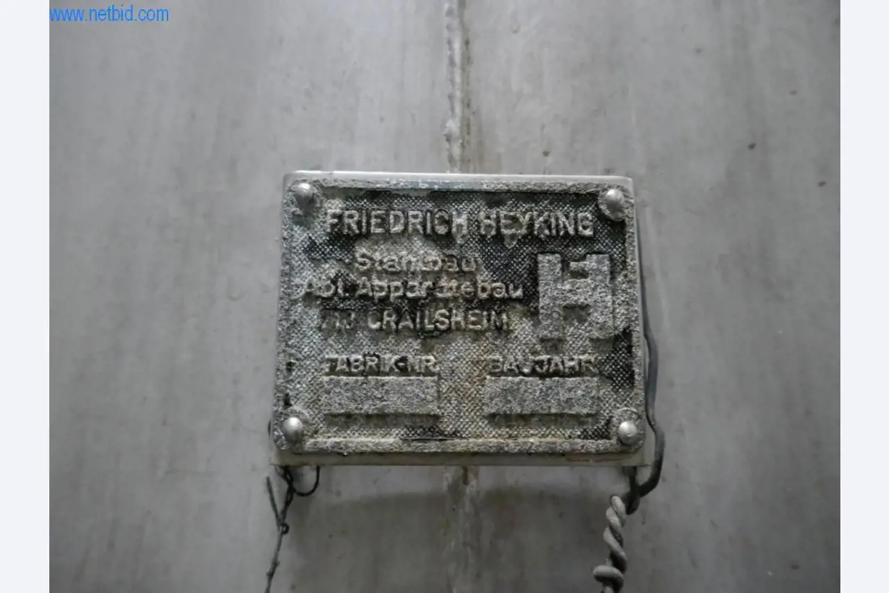 Máquinas, acessórios para máquinas, veículos e armazém de vinhos espumantes-3