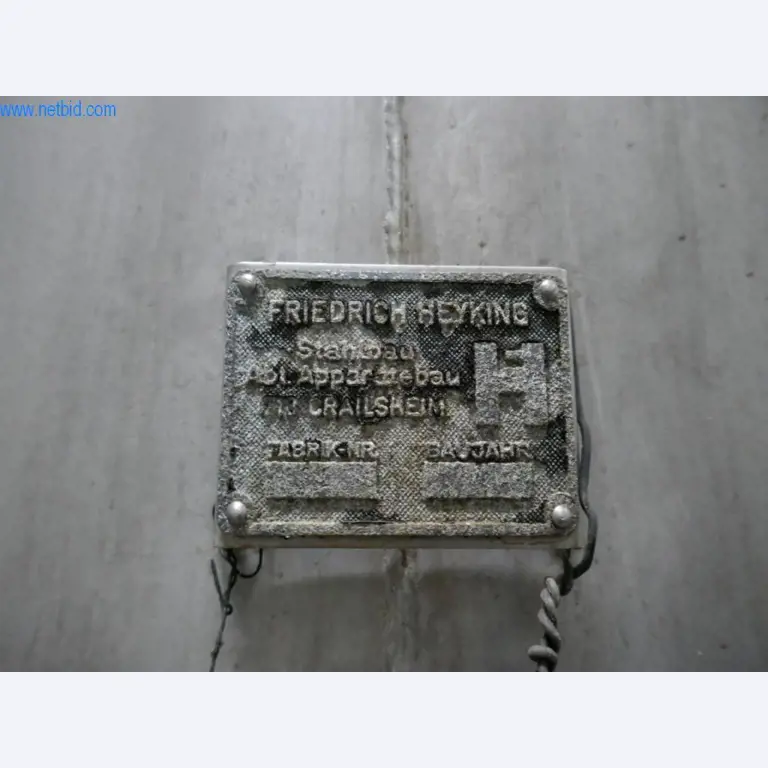 Máquinas, acessórios para máquinas, veículos e armazém de vinhos espumantes-3