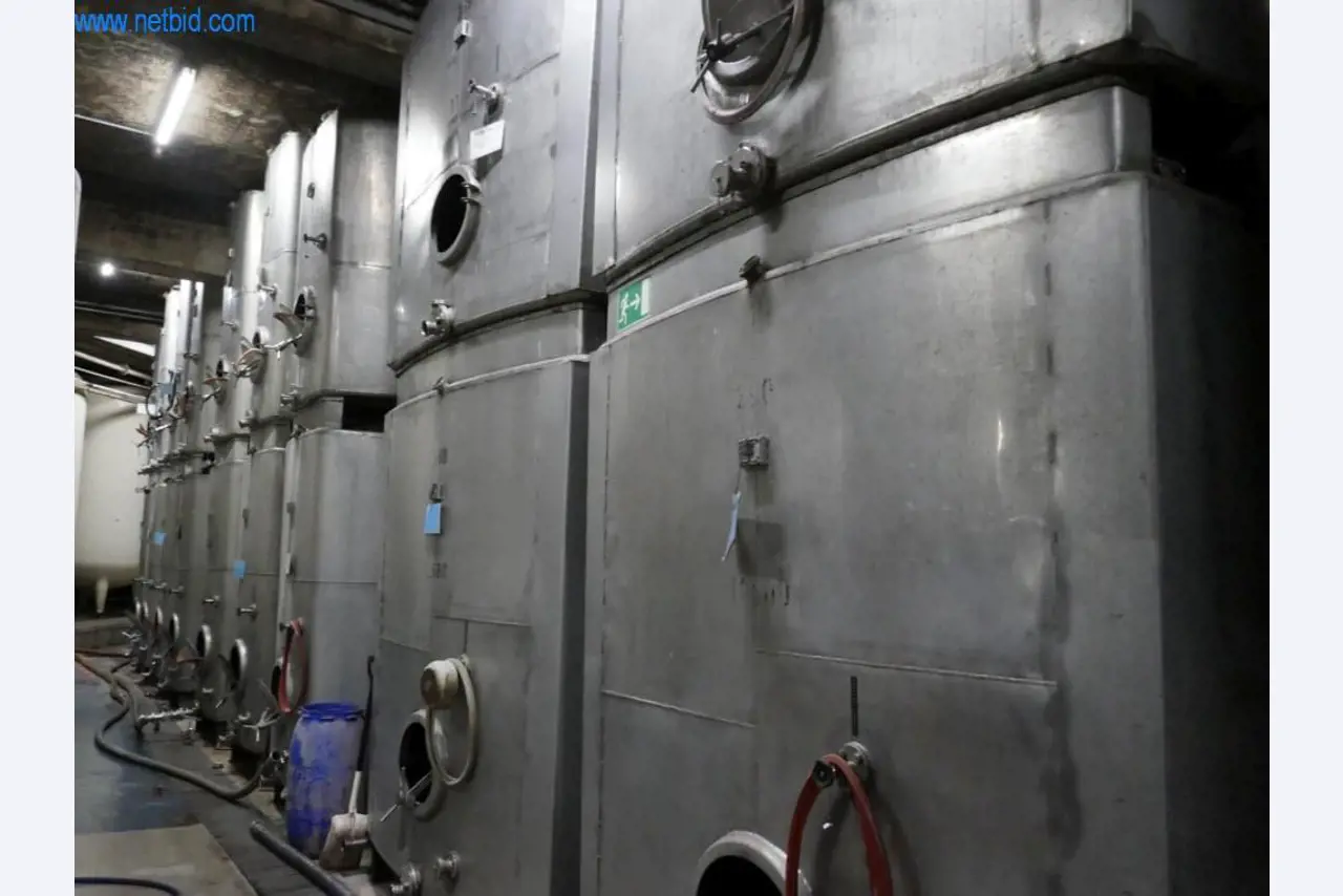 Máquinas, acessórios para máquinas, veículos e armazém de vinhos espumantes-5