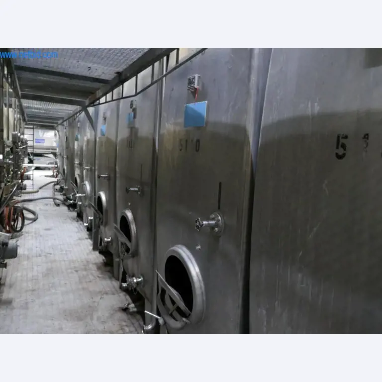 Máquinas, acessórios para máquinas, veículos e armazém de vinhos espumantes-7