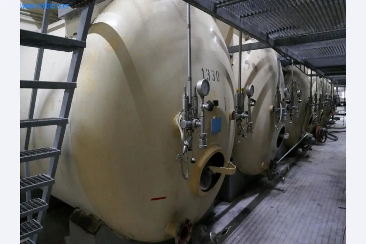 Máquinas, acessórios para máquinas, veículos e armazém de vinhos espumantes-1