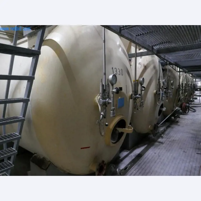 Máquinas, acessórios para máquinas, veículos e armazém de vinhos espumantes-1