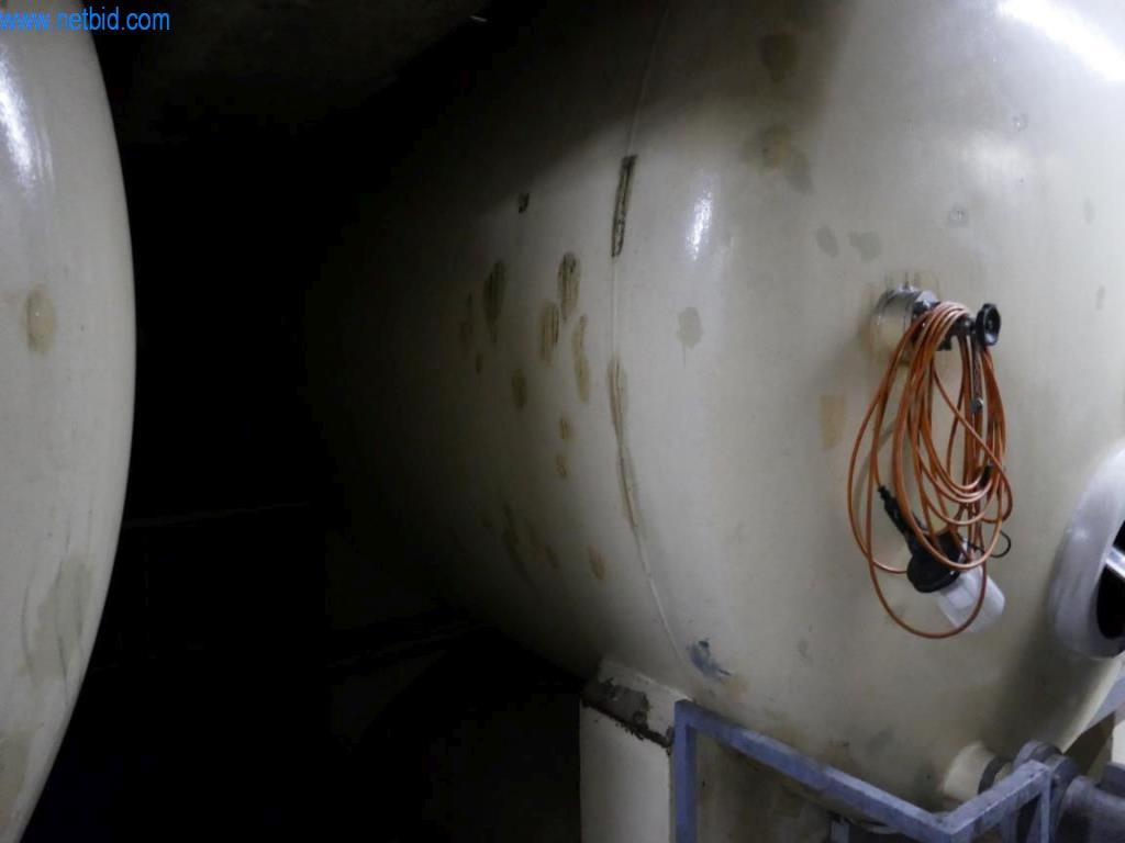 Stroje, příslušenství strojů, vozidla a sklad šumivého vína-5