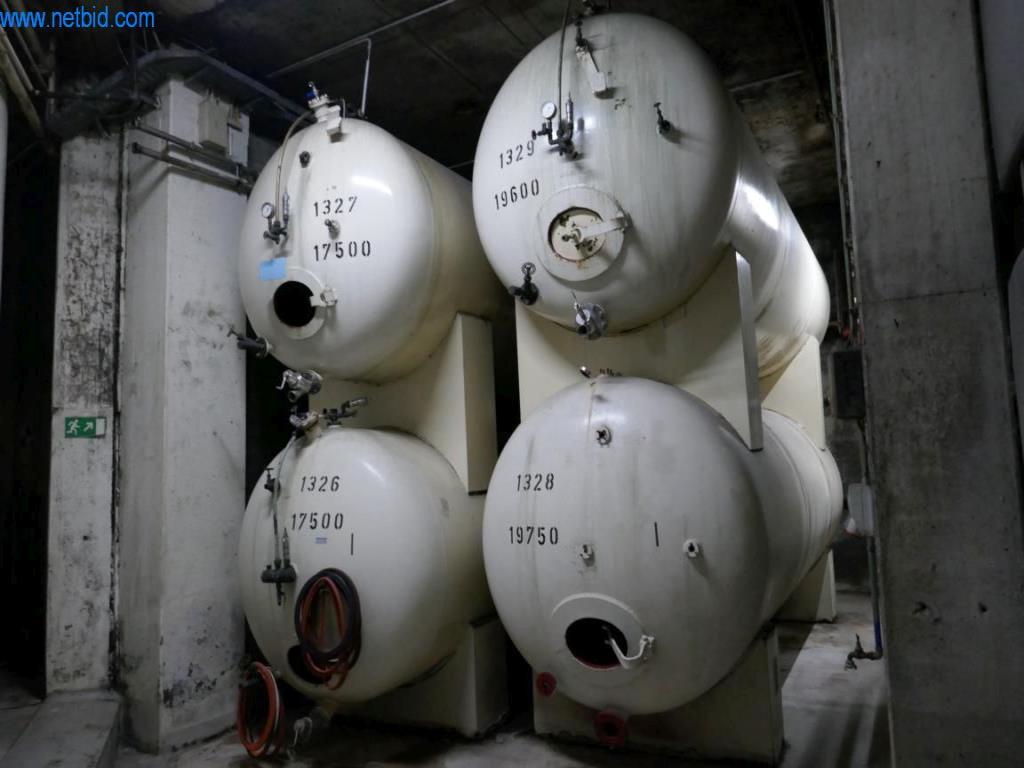 Stroji, strojna oprema, vozila in skladišče penečega vina-1