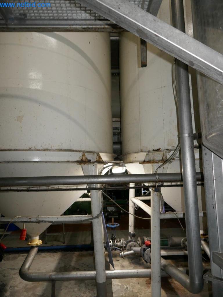 Stroji, strojna oprema, vozila in skladišče penečega vina-1