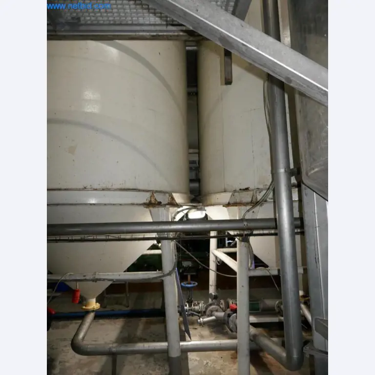 Máquinas, acessórios para máquinas, veículos e armazém de vinhos espumantes-1