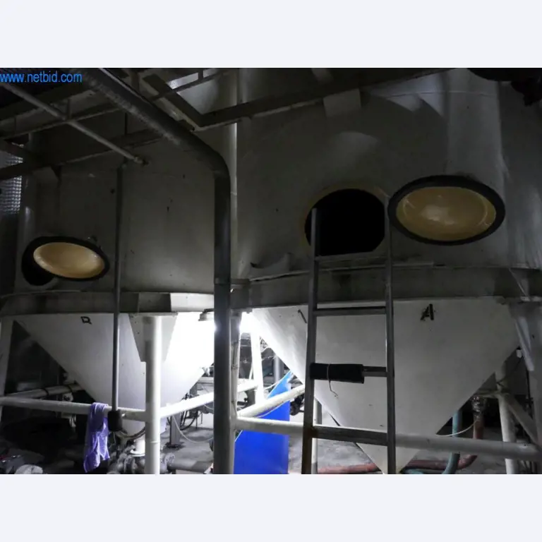 Máquinas, acessórios para máquinas, veículos e armazém de vinhos espumantes-2