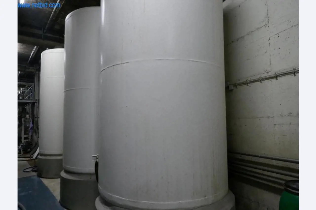 Máquinas, acessórios para máquinas, veículos e armazém de vinhos espumantes-1