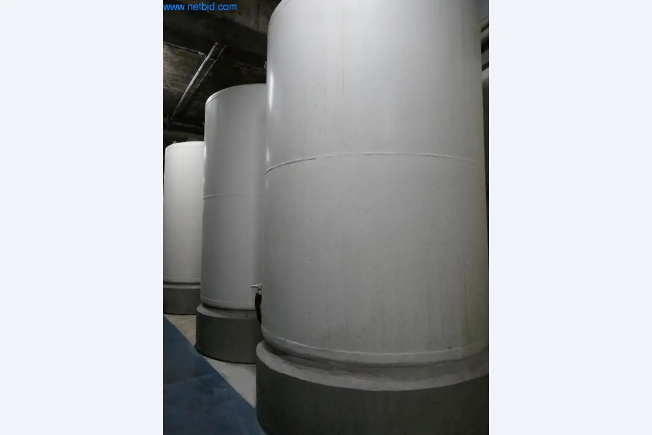 Máquinas, acessórios para máquinas, veículos e armazém de vinhos espumantes-2