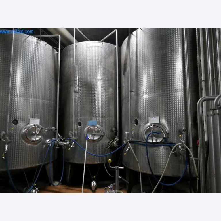 Máquinas, acessórios para máquinas, veículos e armazém de vinhos espumantes-1