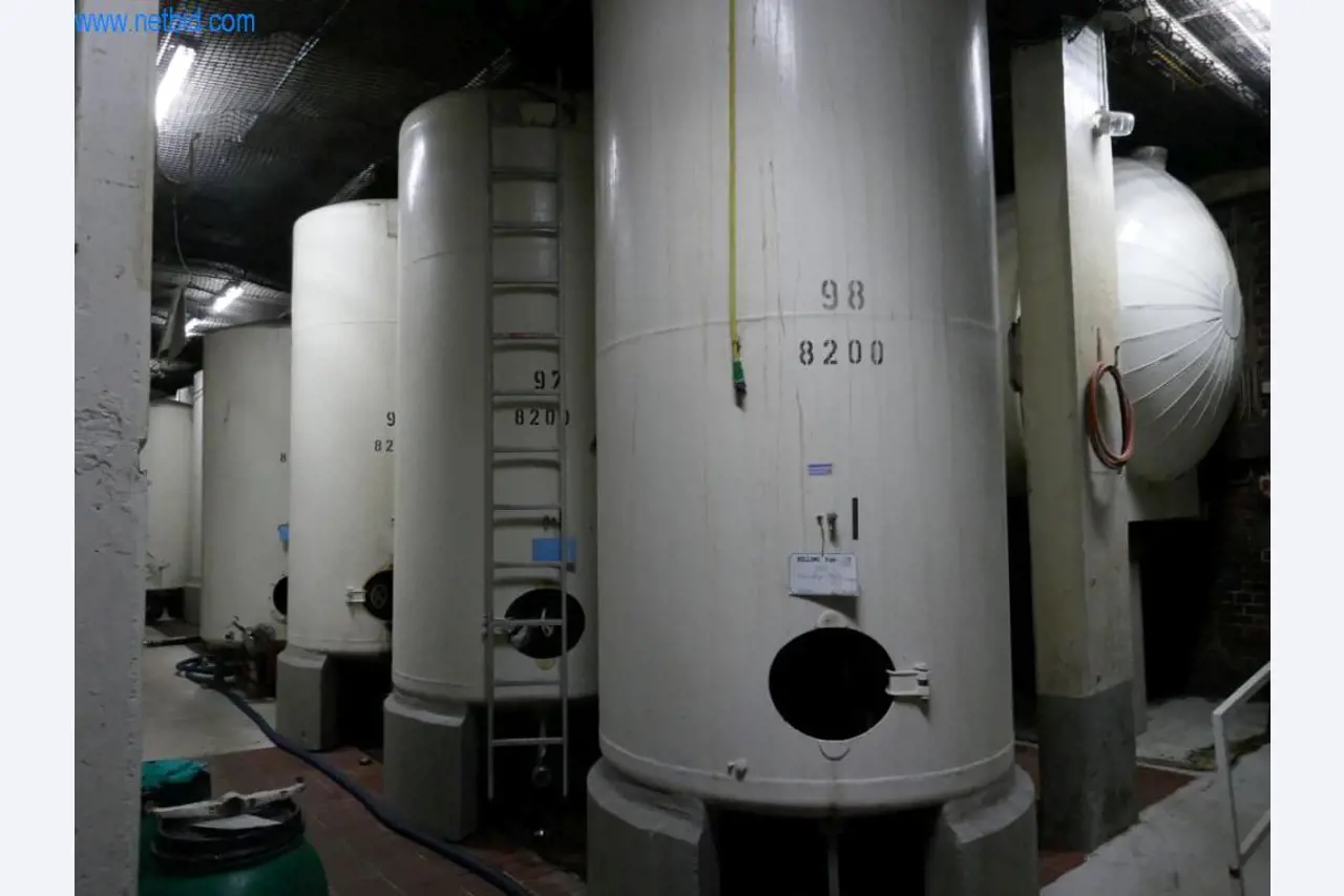 Máquinas, acessórios para máquinas, veículos e armazém de vinhos espumantes-1