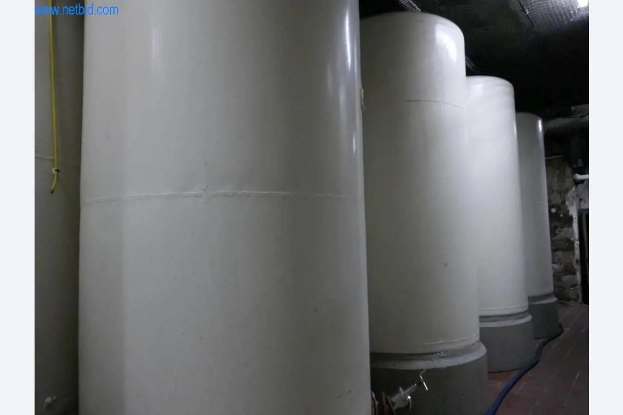 Máquinas, acessórios para máquinas, veículos e armazém de vinhos espumantes-3