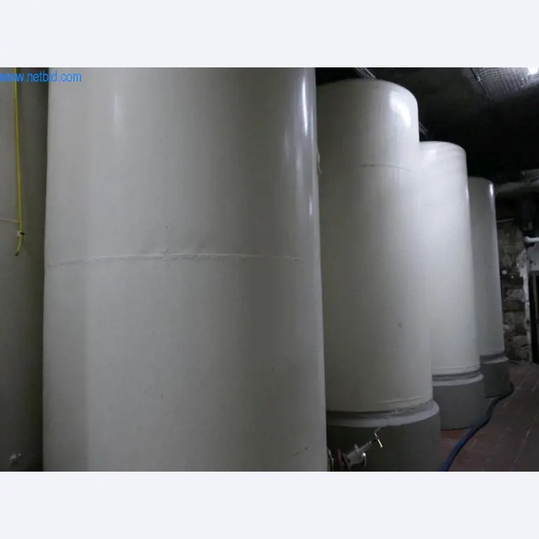 Máquinas, acessórios para máquinas, veículos e armazém de vinhos espumantes-3