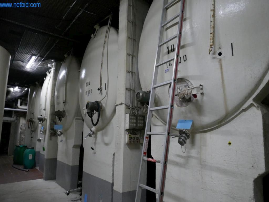 Stroji, strojna oprema, vozila in skladišče penečega vina-3