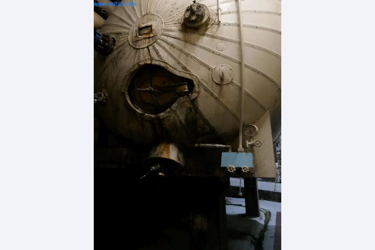 Máquinas, acessórios para máquinas, veículos e armazém de vinhos espumantes-5