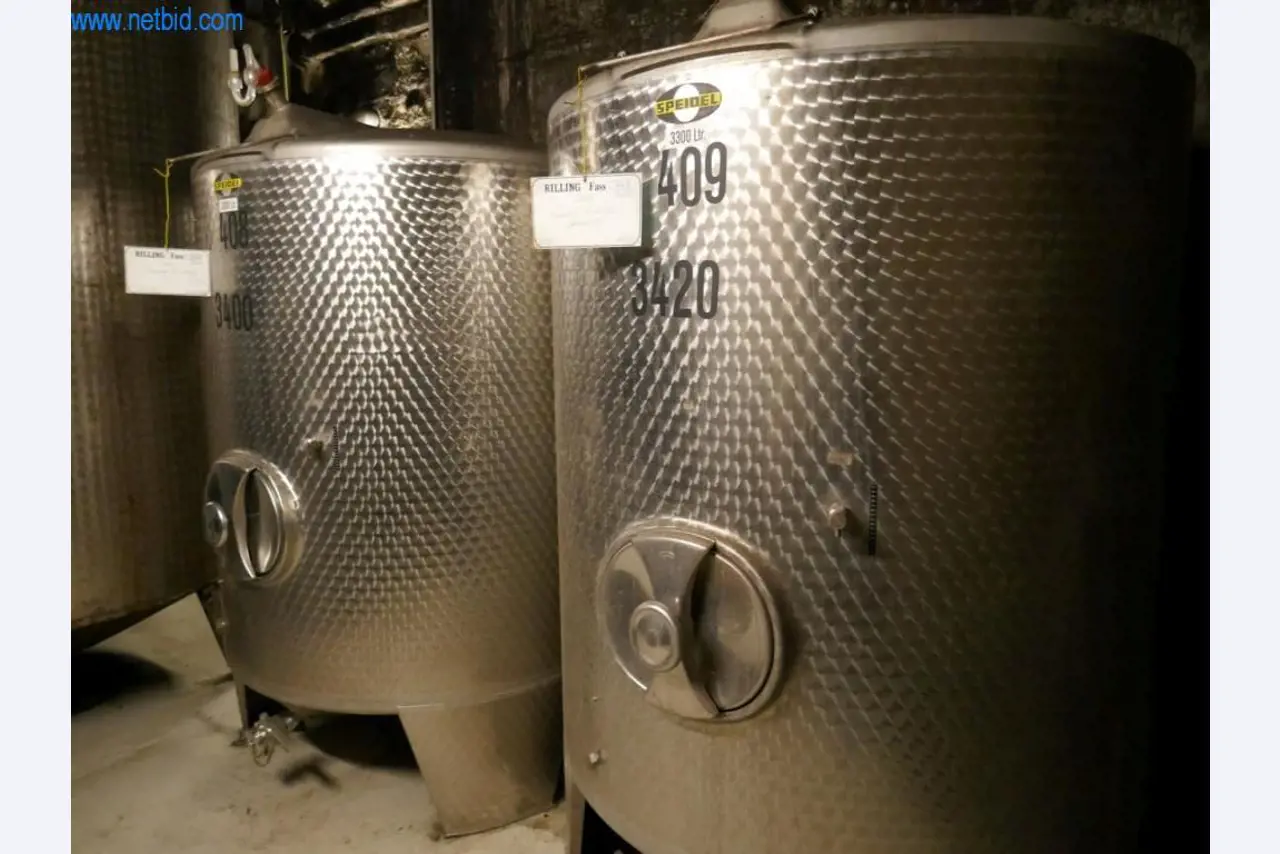 Máquinas, acessórios para máquinas, veículos e armazém de vinhos espumantes-1