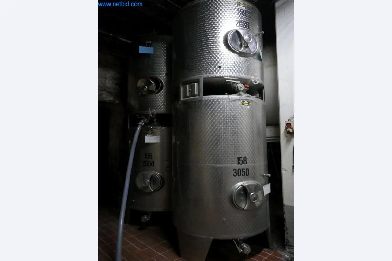 Máquinas, acessórios para máquinas, veículos e armazém de vinhos espumantes-2