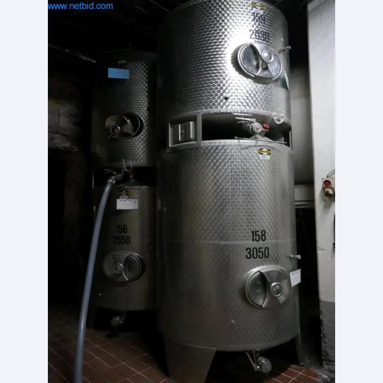 Máquinas, acessórios para máquinas, veículos e armazém de vinhos espumantes-2