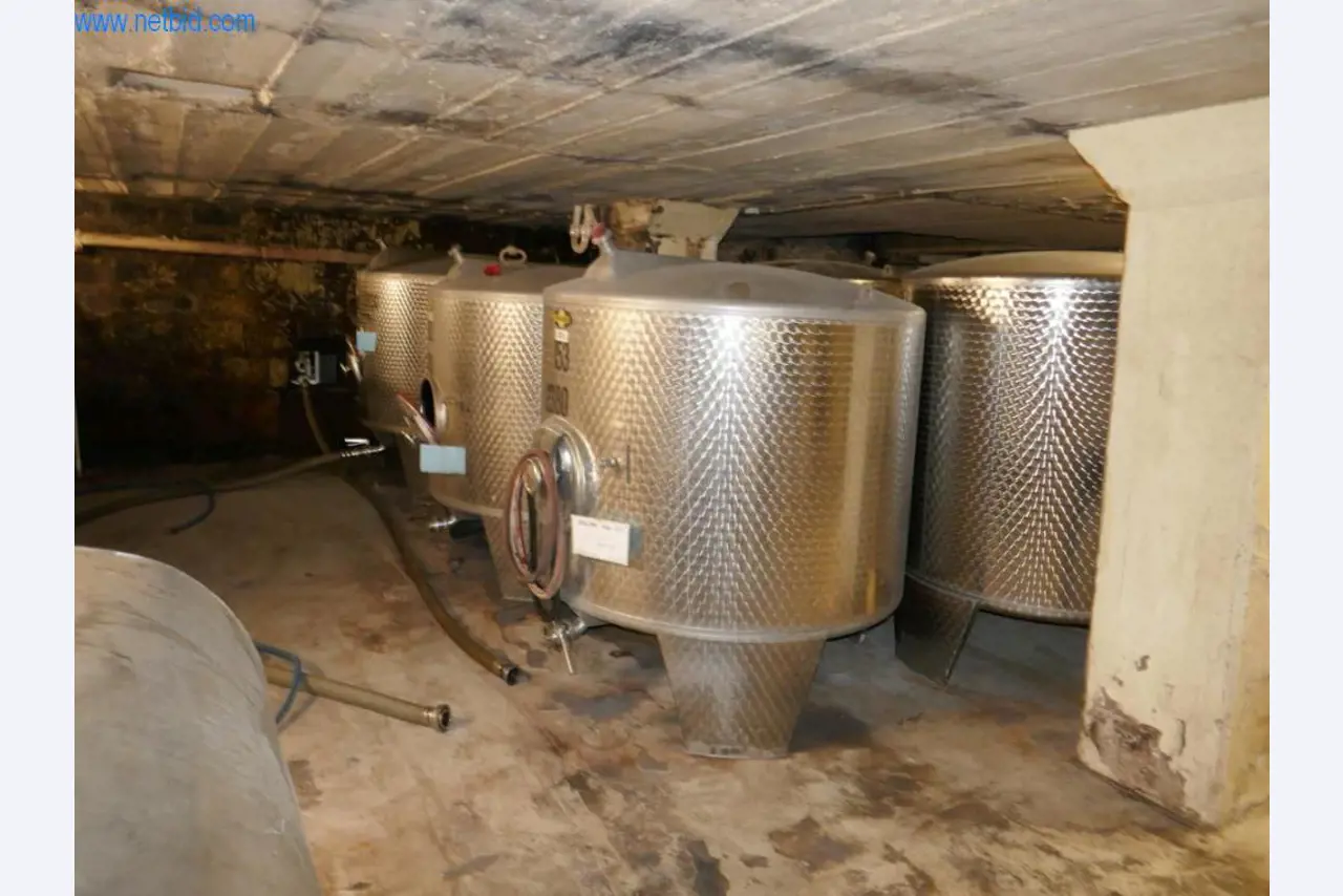 Máquinas, acessórios para máquinas, veículos e armazém de vinhos espumantes-5