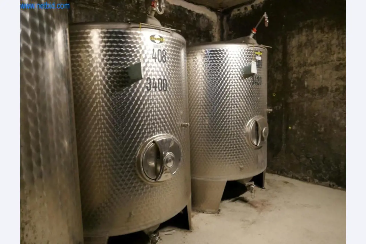 Máquinas, acessórios para máquinas, veículos e armazém de vinhos espumantes-7