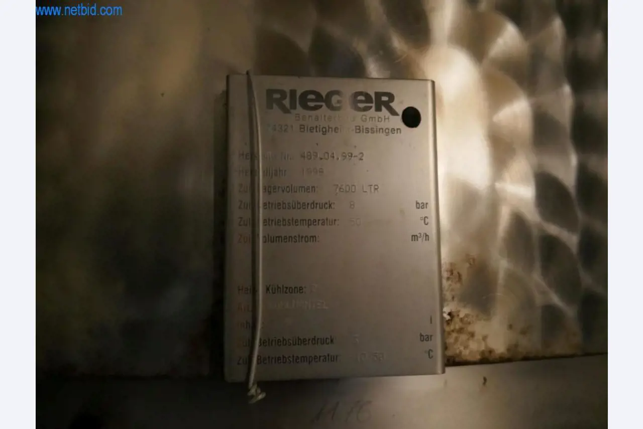 Máquinas, acessórios para máquinas, veículos e armazém de vinhos espumantes-1