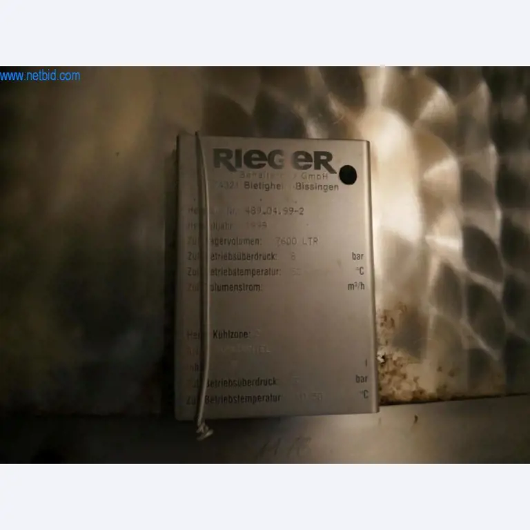 Máquinas, acessórios para máquinas, veículos e armazém de vinhos espumantes-1