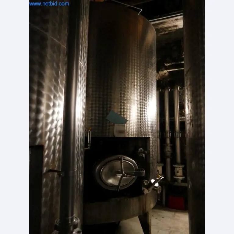 Máquinas, acessórios para máquinas, veículos e armazém de vinhos espumantes-2