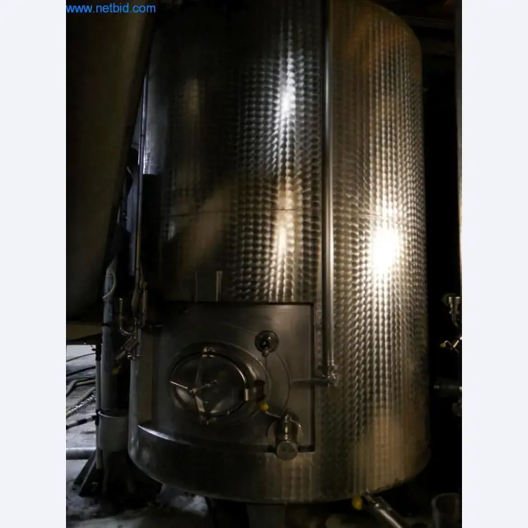 Máquinas, acessórios para máquinas, veículos e armazém de vinhos espumantes-4