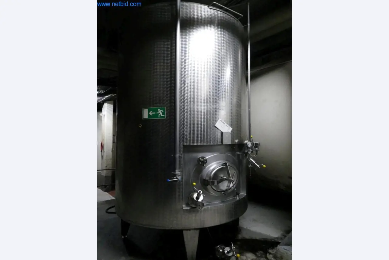 Máquinas, acessórios para máquinas, veículos e armazém de vinhos espumantes-5