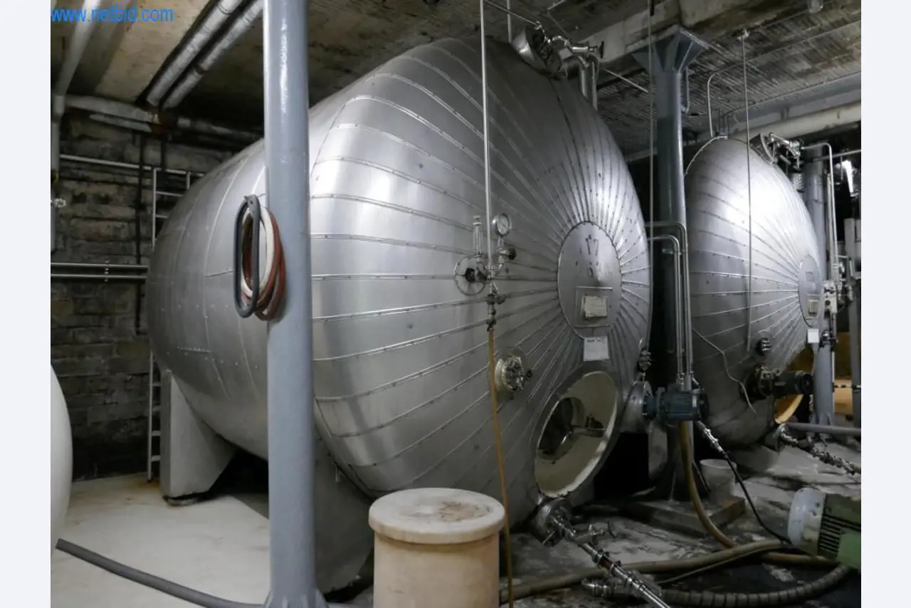 Máquinas, acessórios para máquinas, veículos e armazém de vinhos espumantes-4