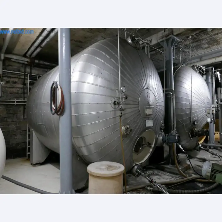 Máquinas, acessórios para máquinas, veículos e armazém de vinhos espumantes-4