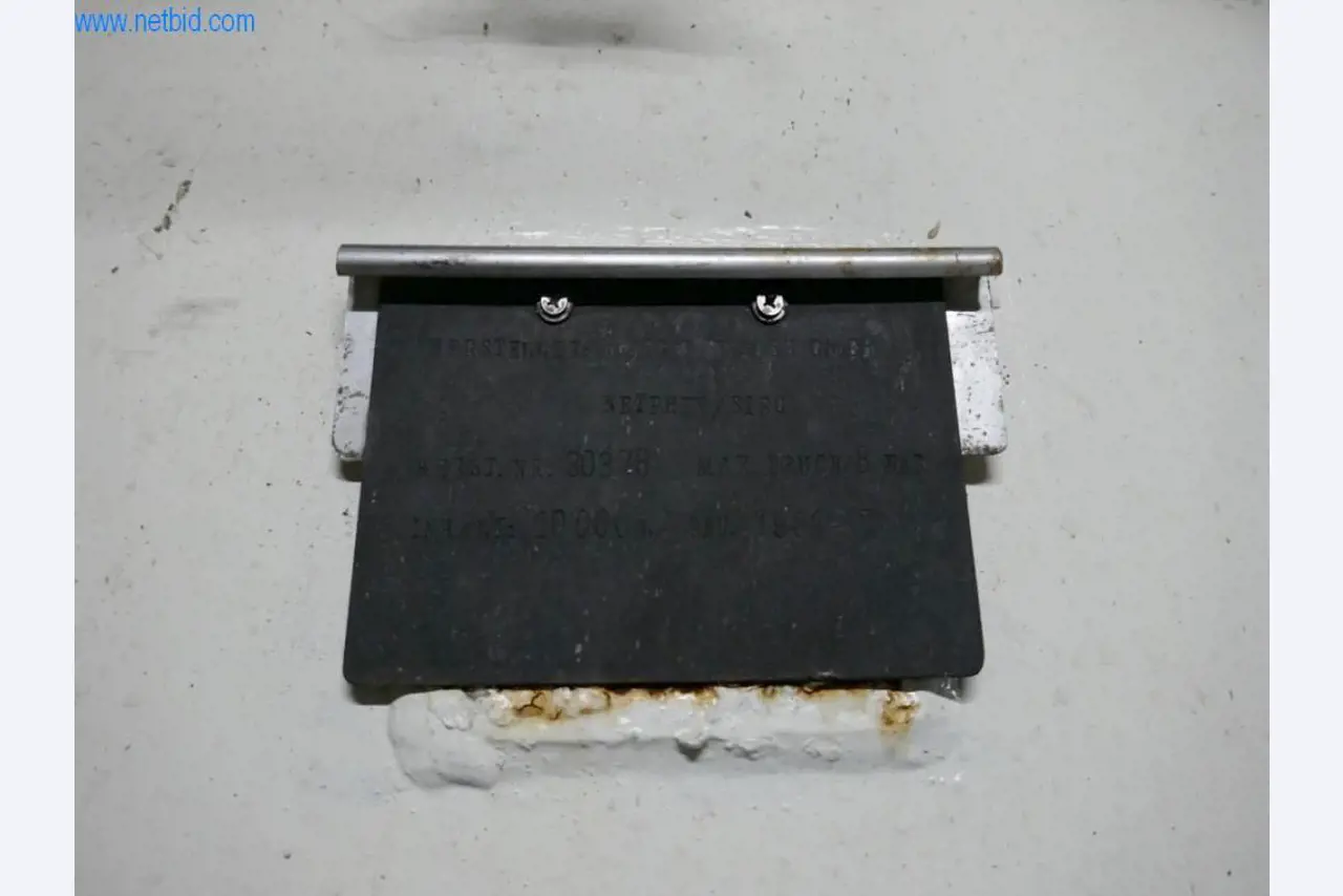 Máquinas, acessórios para máquinas, veículos e armazém de vinhos espumantes-4