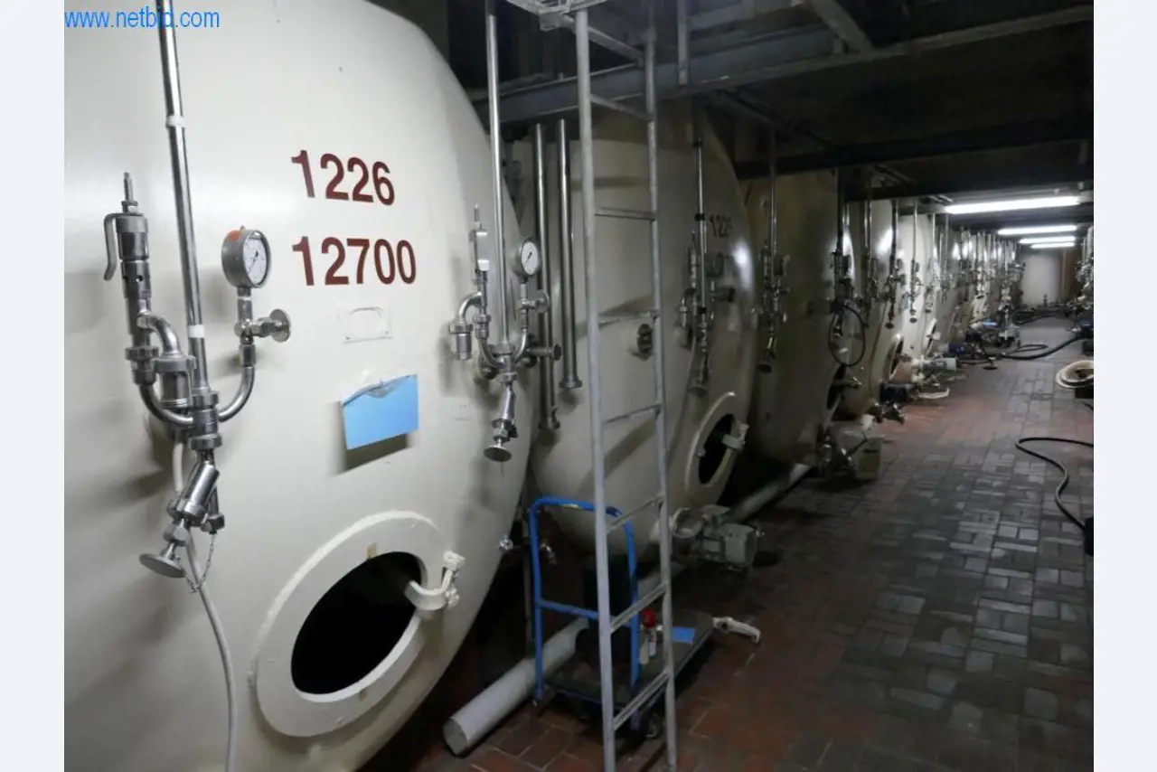 Máquinas, acessórios para máquinas, veículos e armazém de vinhos espumantes-2