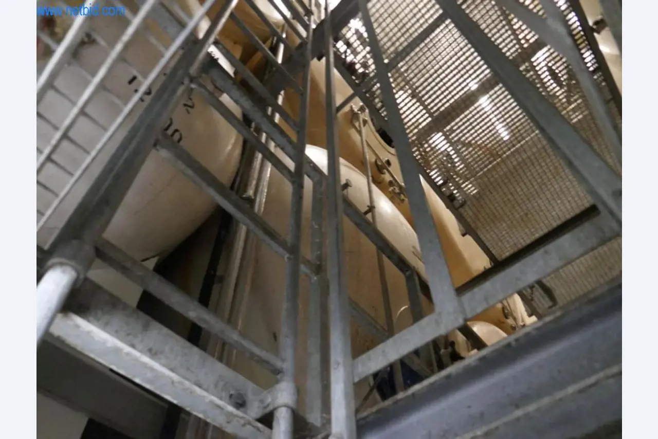 Máquinas, acessórios para máquinas, veículos e armazém de vinhos espumantes-3