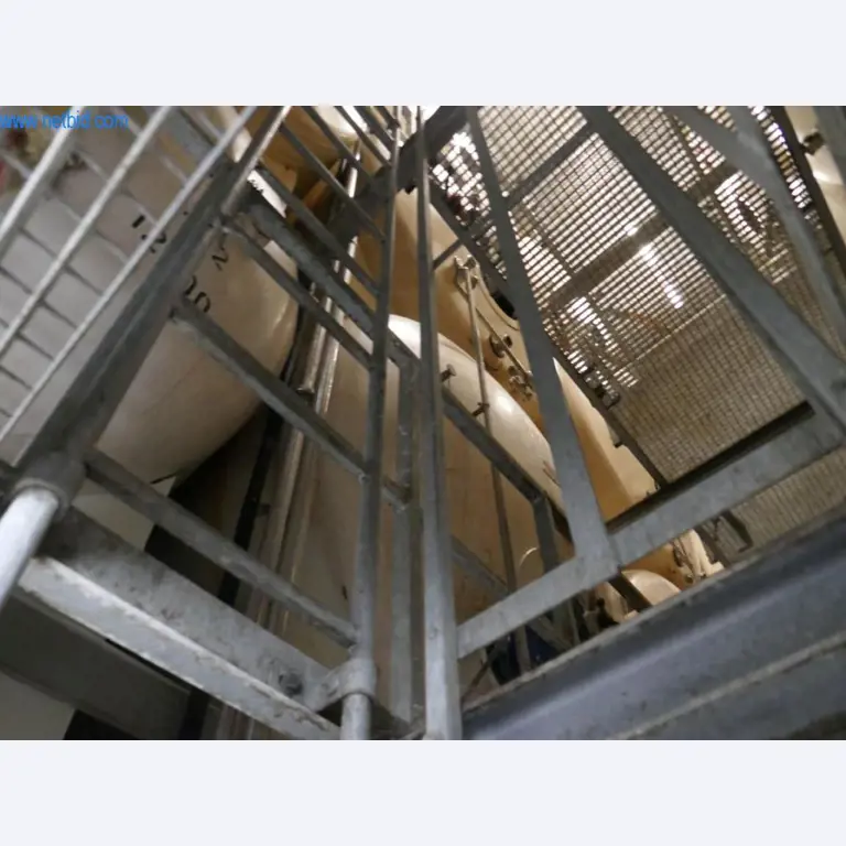 Máquinas, acessórios para máquinas, veículos e armazém de vinhos espumantes-3