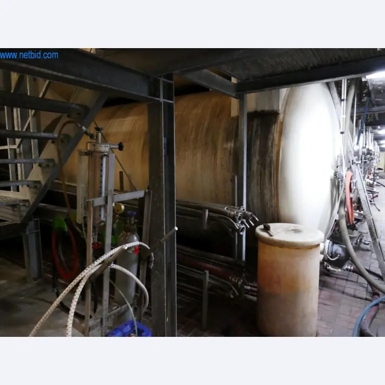 Máquinas, acessórios para máquinas, veículos e armazém de vinhos espumantes-2