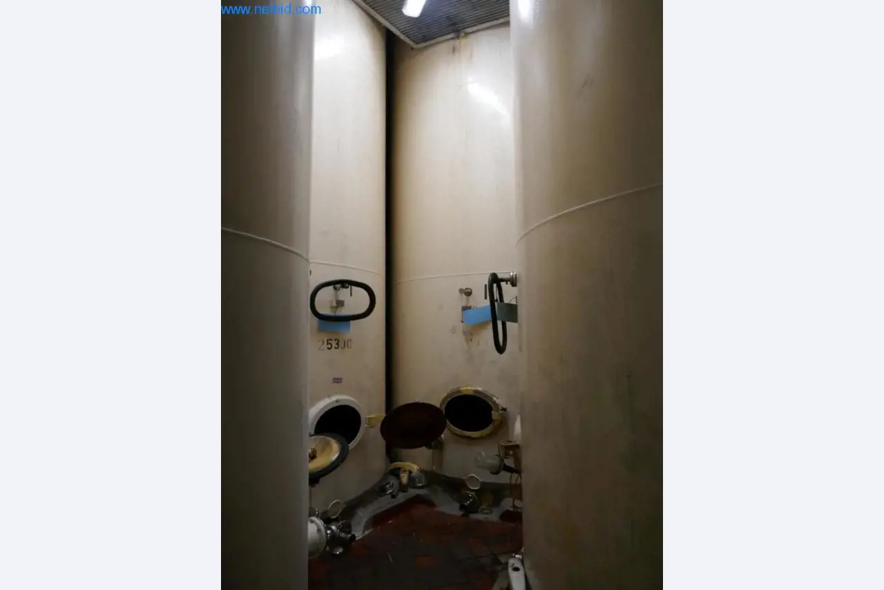 Maszyny, akcesoria do maszyn, pojazdy i magazyn win musujących-1