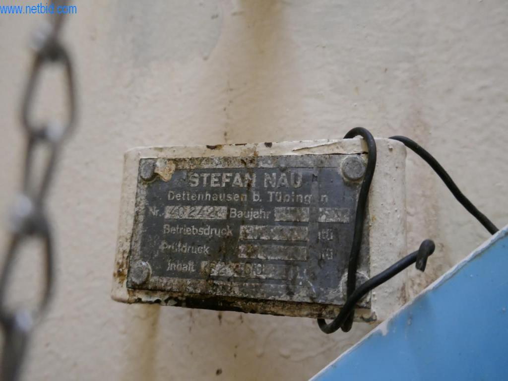 Machines, accessoires de machines, véhicules et stock de vins mousseux-3