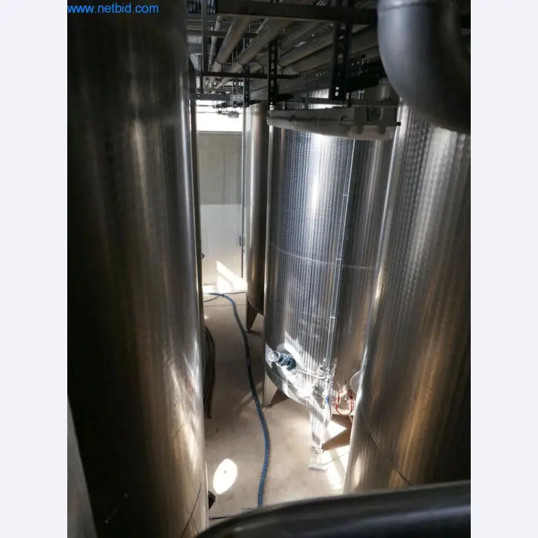 Máquinas, accesorios de máquinas, vehículos y almacén de vino espumoso-10